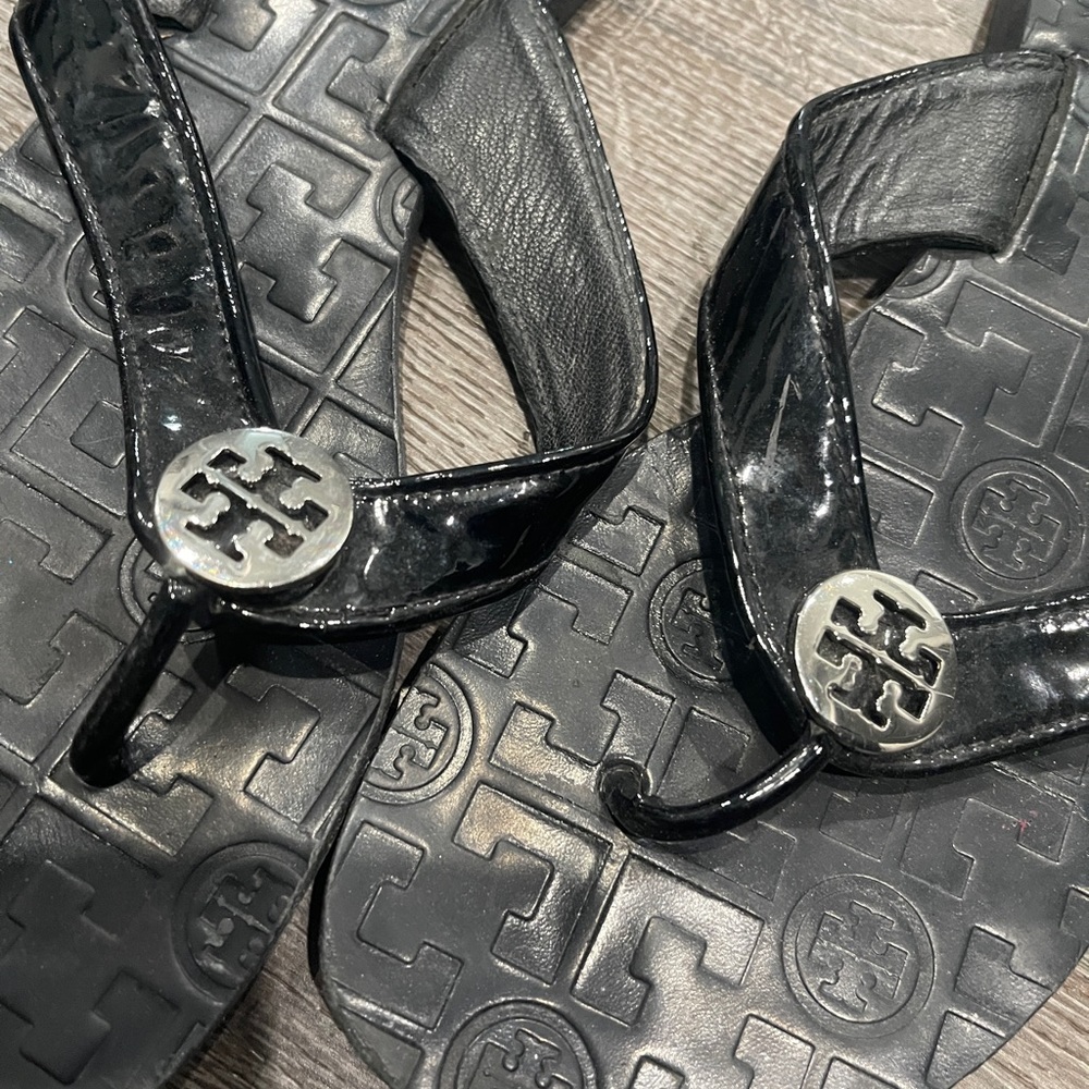 Tory Burch Patent Flip Flops - Picture 2 of 4
